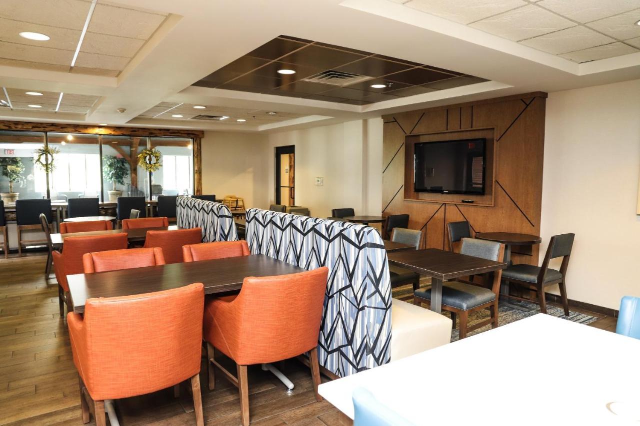 Holiday Inn Express & Suites Donegal By Ihg Bagian luar foto