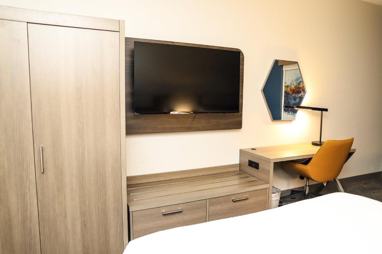 Holiday Inn Express & Suites Donegal By Ihg Bagian luar foto